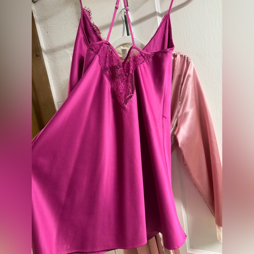 Frederick's of Hollywood Fuchsia Lace Chemise - Picture 4 of 4